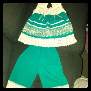 2 piece capri outfit